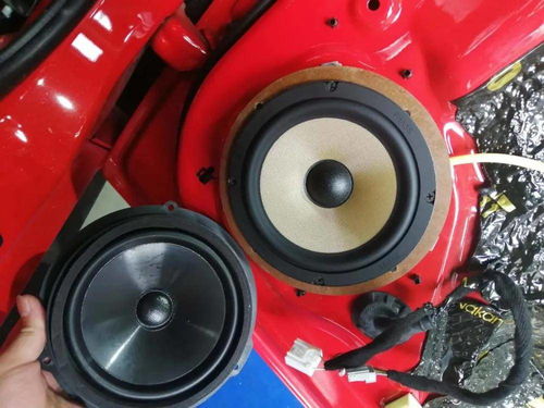 深圳汽車音響改裝,福特野馬,升級phass妃仕pi 165g3三分頻揚(yáng)聲器