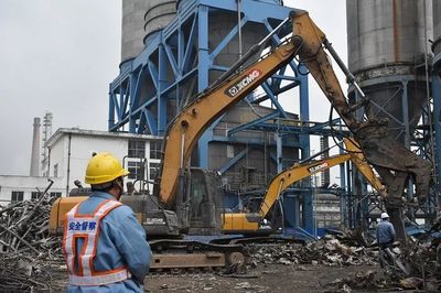 30萬噸/年P(guān)TA老裝置拆除 建筑工程機械的工業(yè)轉(zhuǎn)型見證